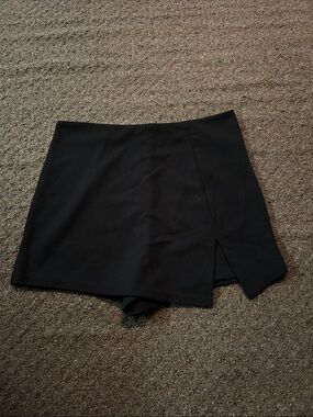 SHEIN Black Asymmetric Skort with Front Slit